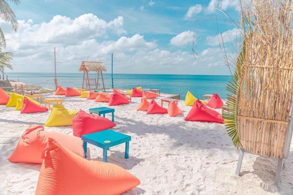 Victoria Phu Quoc Hotel Beachfront Night Market Bagian luar foto