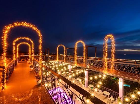 Victoria Phu Quoc Hotel Beachfront Night Market Bagian luar foto