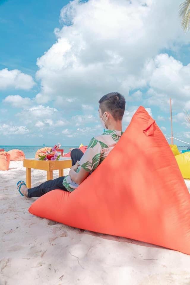 Victoria Phu Quoc Hotel Beachfront Night Market Bagian luar foto